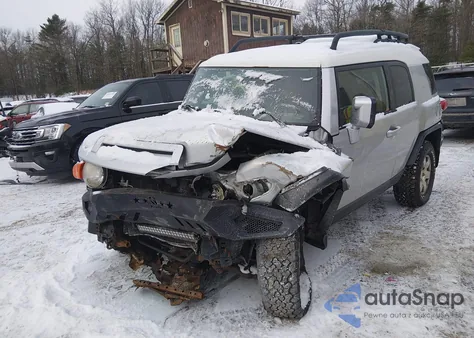 2007 Toyota Fj Cruiser z USA, uszkodzony, nr VIN JTEBU11FX70087014